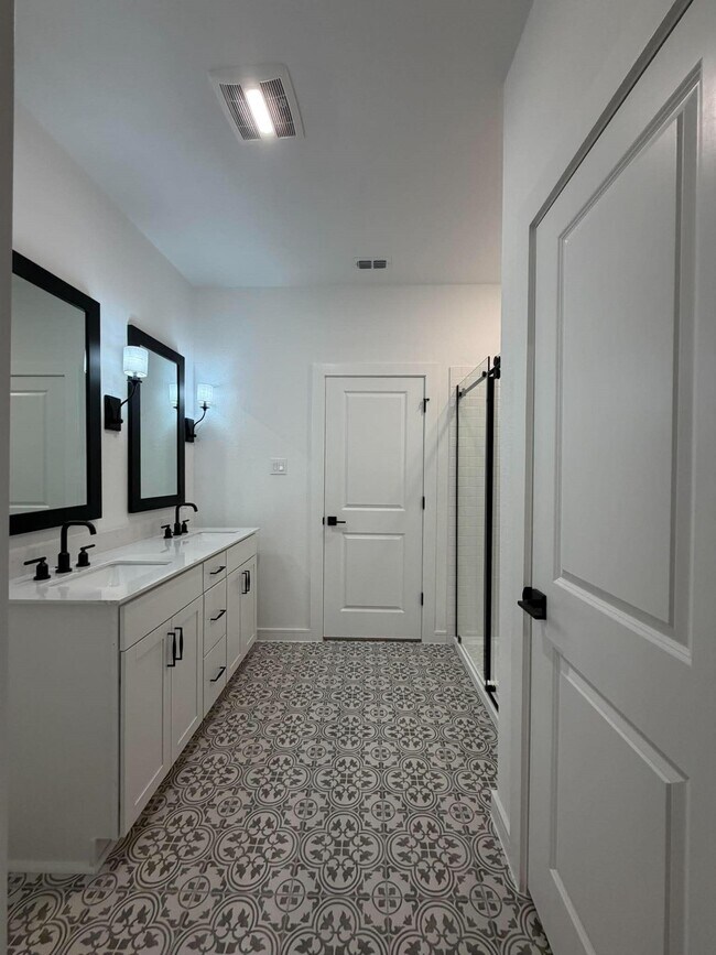 Building Photo - 8407 Tranquil Bay Ct