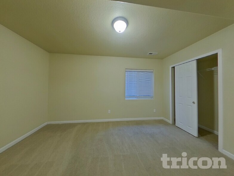 Building Photo - 8378 Hardwood Cir