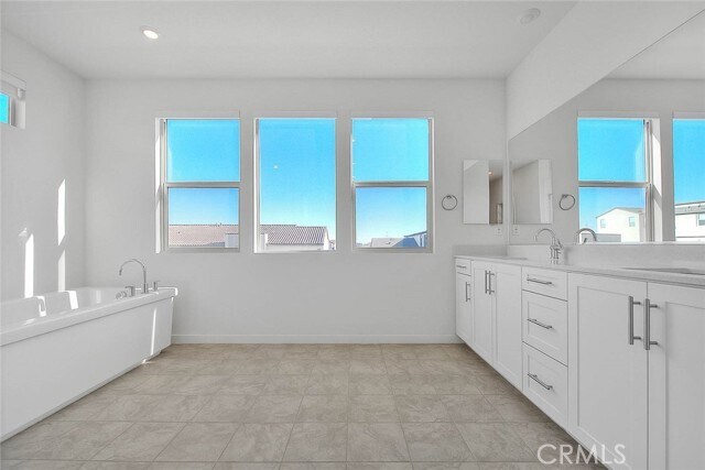 Building Photo - 15842 Butterfly Dr