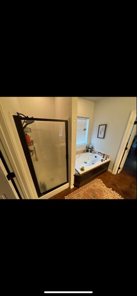 Building Photo - 41072 Kinkade Dr