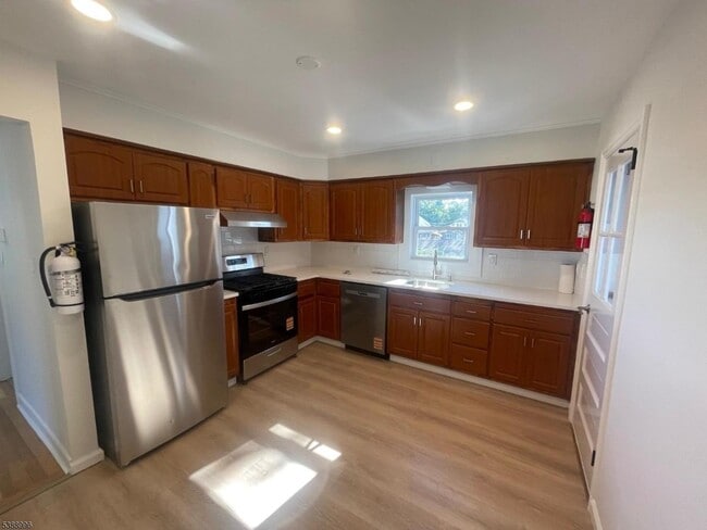 Building Photo - 752 Layton Dr