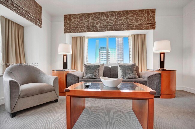 Building Photo - 1435 Brickell Ave