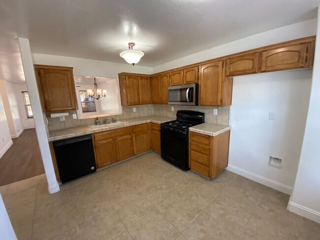 Building Photo - Spacious Exeter Home coming soon!