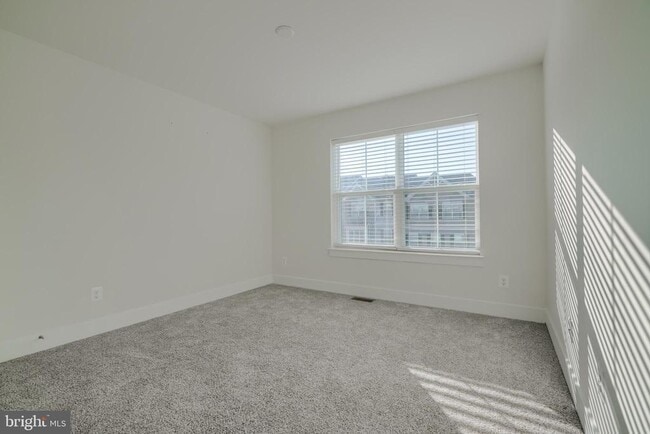 Building Photo - 617 Snapdragon Ct