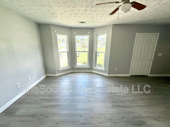 Building Photo - 3626 N Hopkins Ct