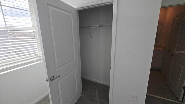 Building Photo - 724 Squire Ave