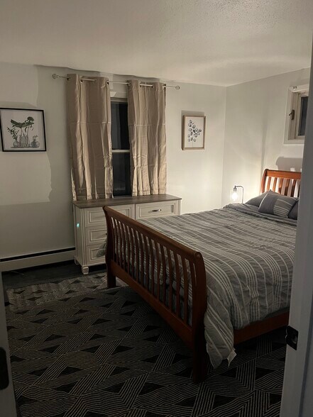 Building Photo - 809 Trumbull Dr