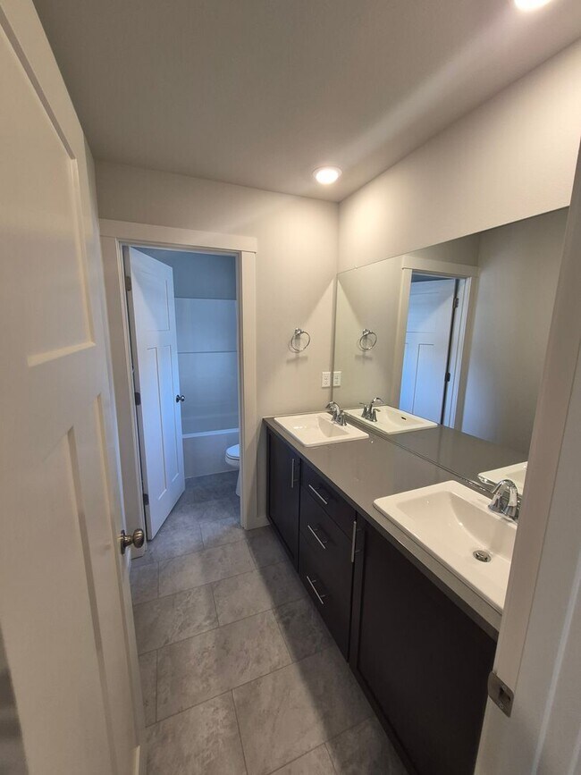 Building Photo - NEW - 4 BR/2.5 BA Plus office in Acadia Pointe
