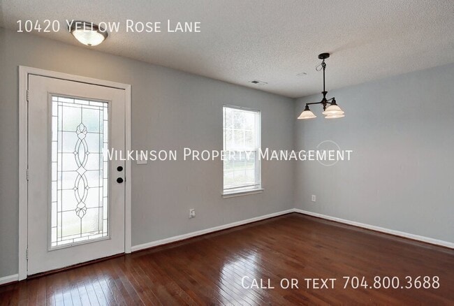 Building Photo - 10420 Yellow Rose Ln