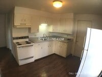 Building Photo - 699 Main St