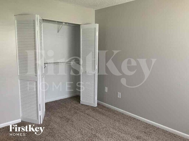 Building Photo - 1451 Oak Pl