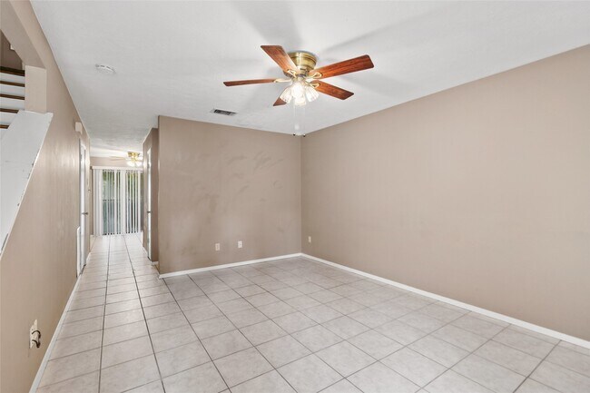 Building Photo - 2521 Crosstimbers Dr