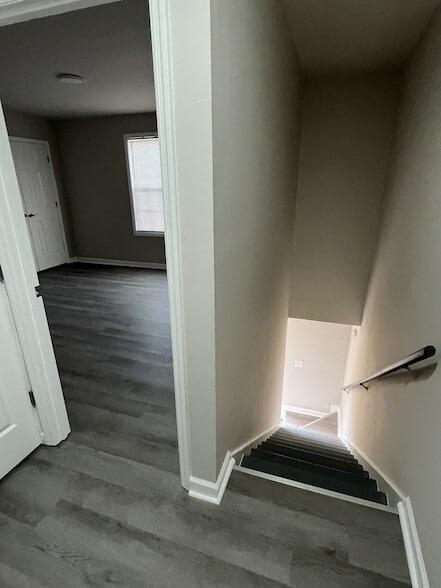 Building Photo - 602 Alison Ct