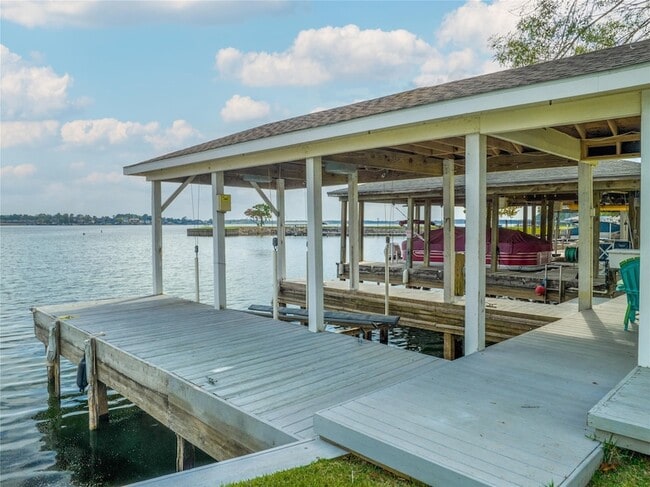 Building Photo - 9698 E Shore Dr