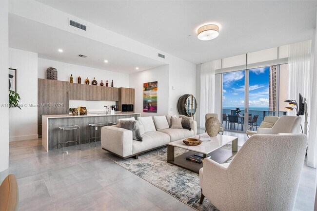 Building Photo - 17550 Collins Ave