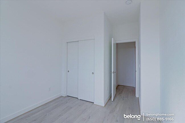 Building Photo - 105 Uptown Cir