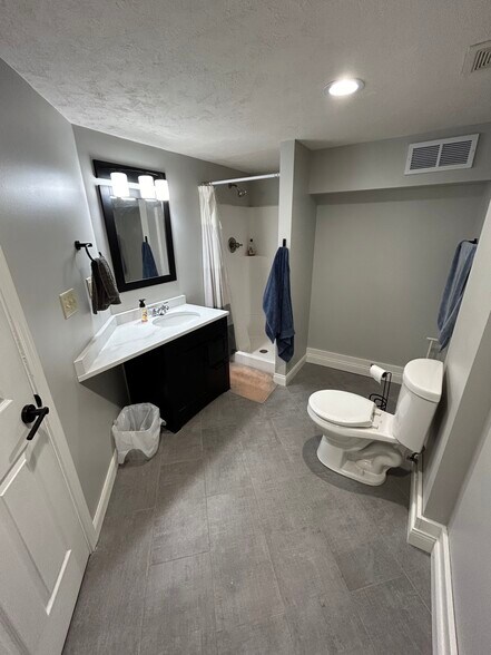 Building Photo - 1208 N 4th St