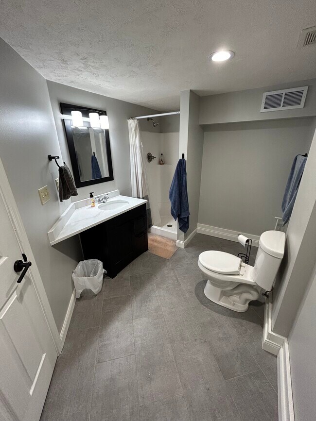 Building Photo - 1208 N 4th St