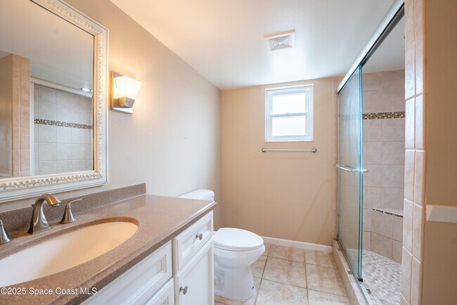 Building Photo - 2390 Queens St SE