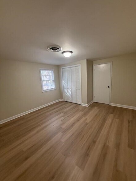 Building Photo - 4079 Village Dr