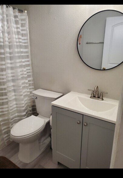 Building Photo - 912 Wynfield Cir