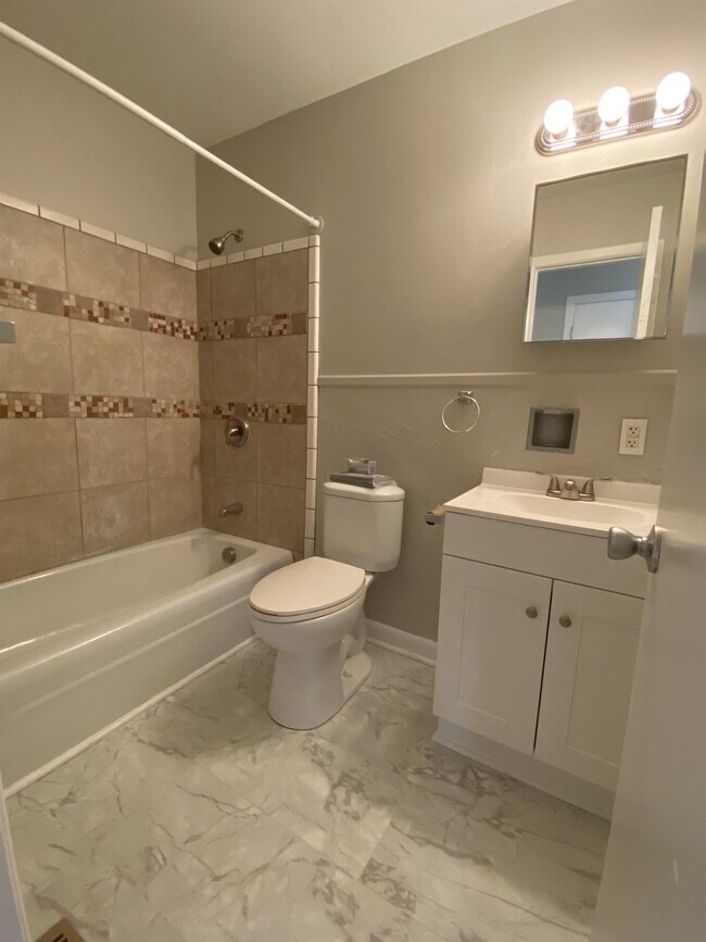 Building Photo - 5421 Silver Pine Ct