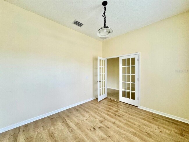 Building Photo - 3989 Windcrest Dr