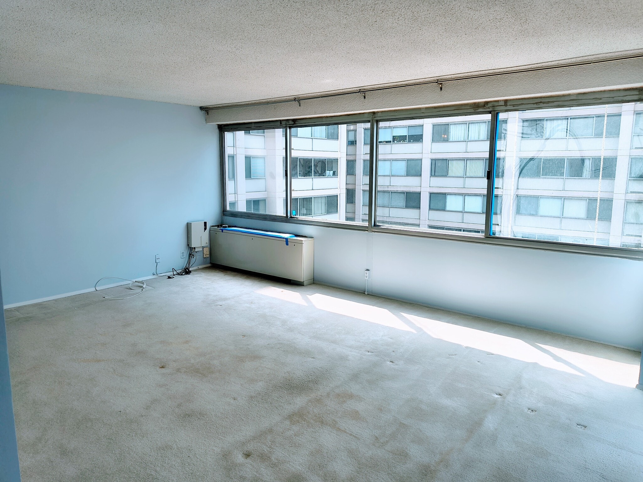 Living Room - 5500 Friendship Blvd