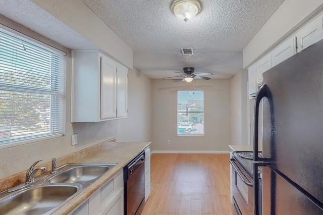 Building Photo - 301 Kings Way Dr