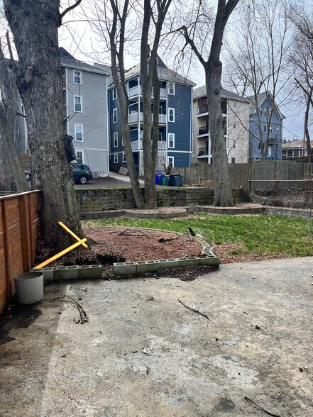 Building Photo - 45 Mozart St