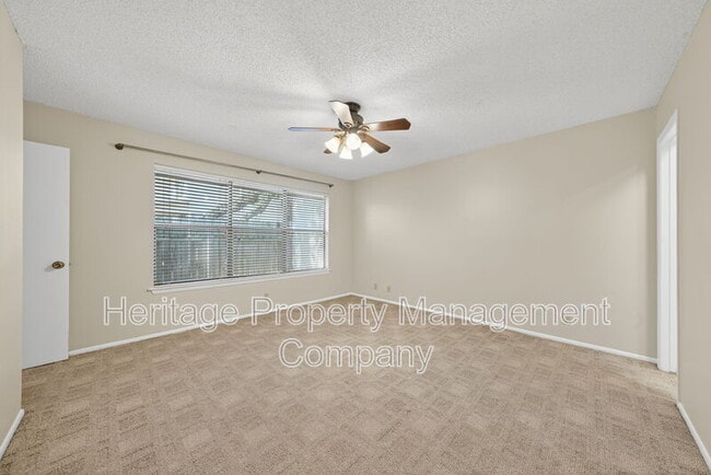 Building Photo - 145 E Summit Ave