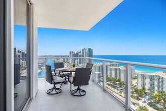 Building Photo - 4010 S Ocean Dr