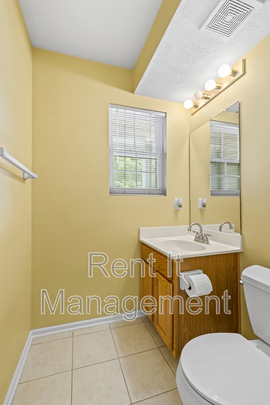 Building Photo - 5820 S 157th St