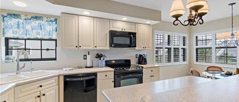 Building Photo - 16181 Fairway Woods Dr