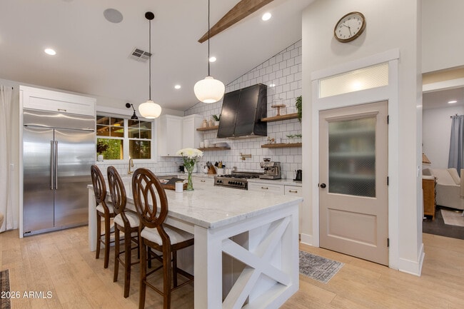 Building Photo - 3247 E Sells Dr