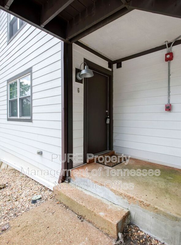 Building Photo - 517 Veritas St