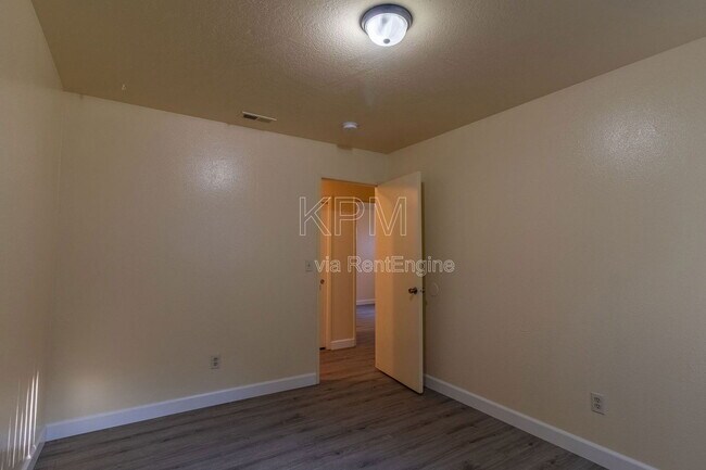 Building Photo - 1036 Princess Dr