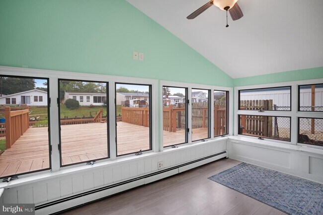 Building Photo - 9 Admiral Dr