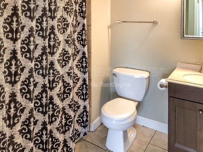 Building Photo - 2639 S Dillon St