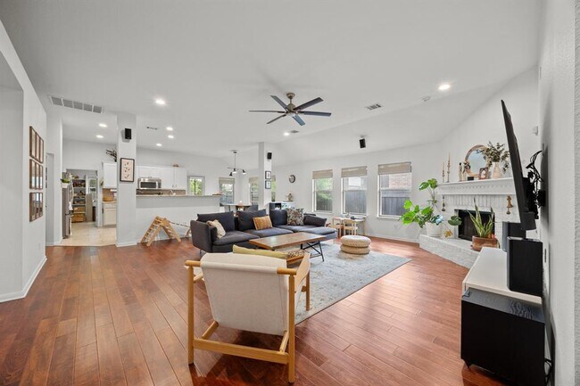 Building Photo - 15609 Royal Dublin Dr