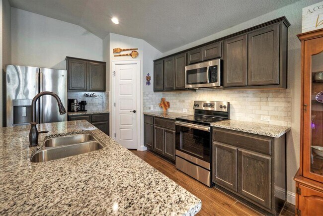 Primary Photo - 21707 Crystal Way