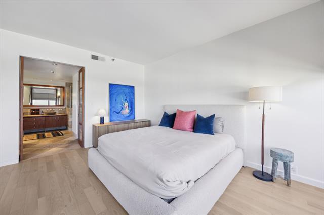 Building Photo - 3831 Turtle Creek Blvd