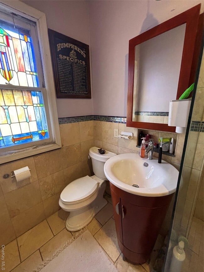 Building Photo - 329 E Chester St