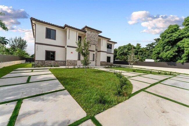 Building Photo - 1962 NW 107th St