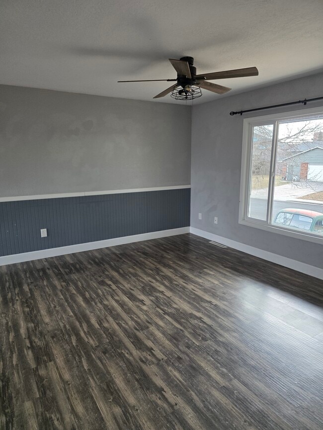 Building Photo - 1600 Pinto Ln