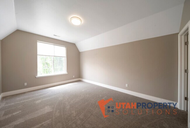 Building Photo - 5146 N Ravencrest Ln