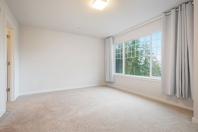 Building Photo - 5903 185th Ct NE