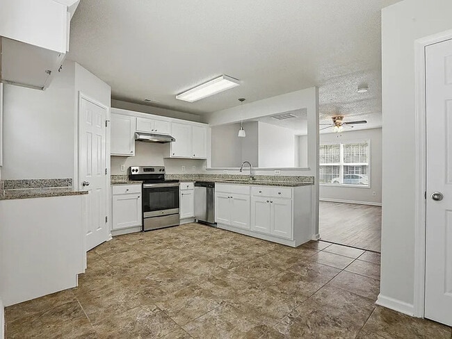 Building Photo - Earn Wealth While Leasing - Like a Homeowner - Lease to Own