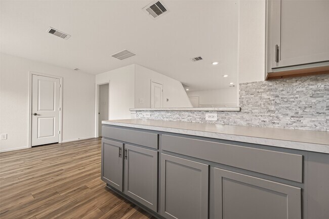 Building Photo - 1307 Vincente Ct