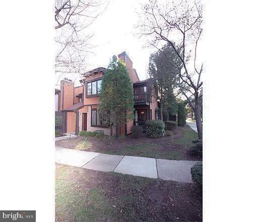 Building Photo - 24 Riverbend Dr